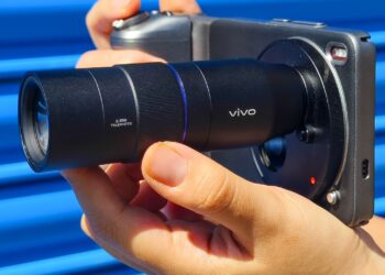 Vivo’s telephoto extender makes the world’s best phone camera better