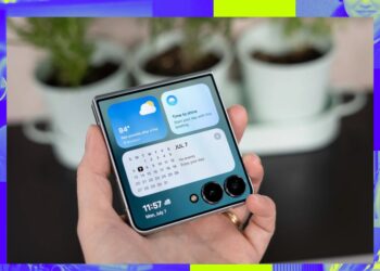 All eyes on Samsung’s thin new foldable