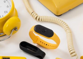 Amazon buys Bee AI wearable that listens to everything you say