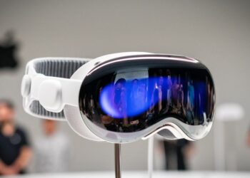 Apple accuses former Vision Pro engineer of stealing trade secrets