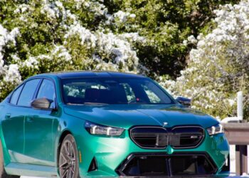 BMW M5 review: a PHEV worth its weight