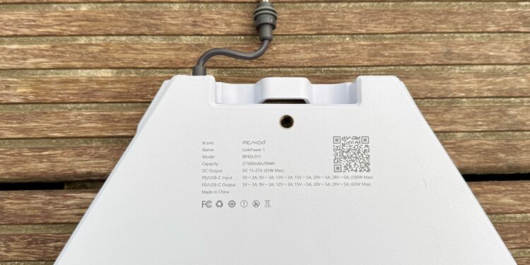 PeakDo makes the ultra-portable Starlink Mini ultra convenient