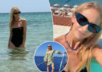 Sarah Michelle Gellar stuns in swimsuit during tropical vacation