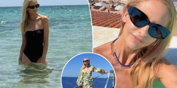 Sarah Michelle Gellar stuns in swimsuit during tropical vacation