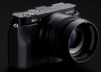 Sony’s pocket-sized RX1R camera returns with its first update in 10 years