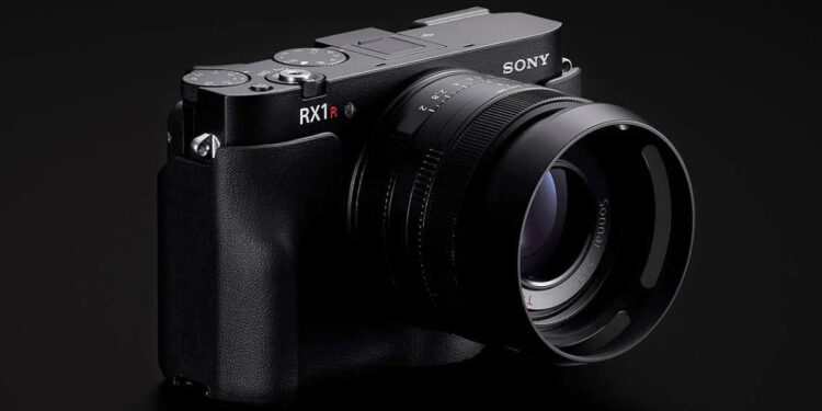 Sony’s pocket-sized RX1R camera returns with its first update in 10 years
