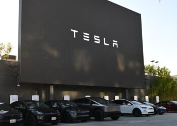 Tesla’s long-delayed 1950s-inspired diner and charging location is finally opening