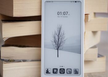 The smartphone-sized Boox Palma 2 is cheaper than ever for Prime Day