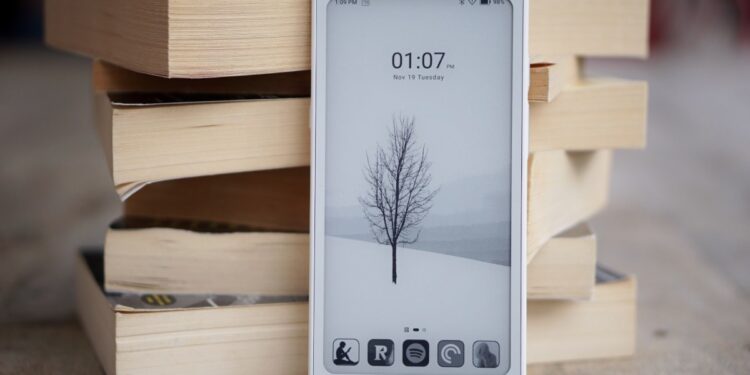 The smartphone-sized Boox Palma 2 is cheaper than ever for Prime Day