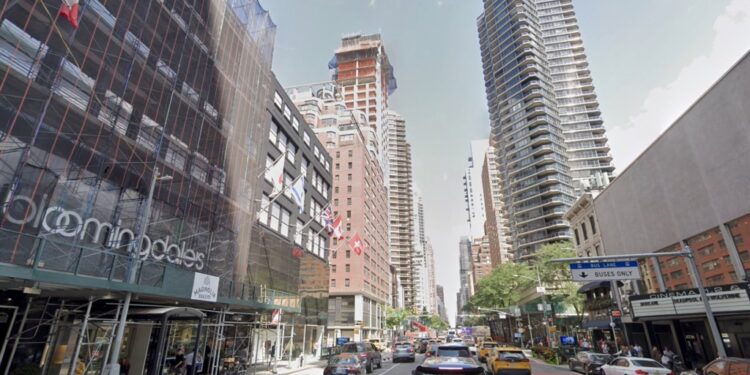 Bloomingdale's 1000 Third Avenue, NYC street view.