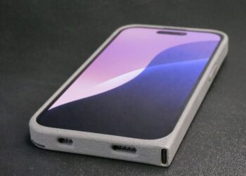 This iPhone case switches Lightning ports to USB-C