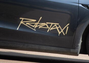 Undeterred by limits, Elon Musk plots a big robotaxi expansion