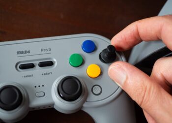 The button faces don’t come off easily without the included magnetized suction tool.