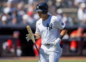 Anthony Volpe's Yankees teammates aren't giving up on him yet