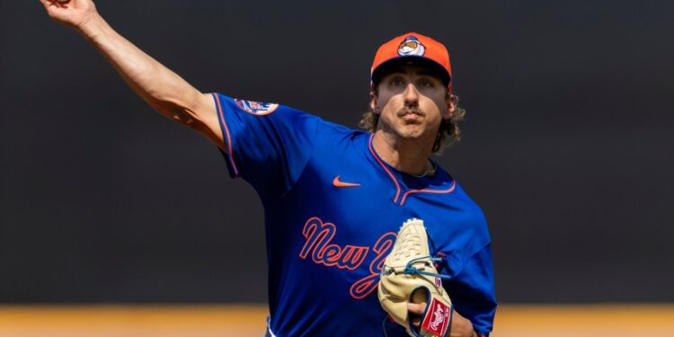 Brandon Sproat throws a pitch during the Mets' spring training game against the Nationals on Feb. 28, 2025.