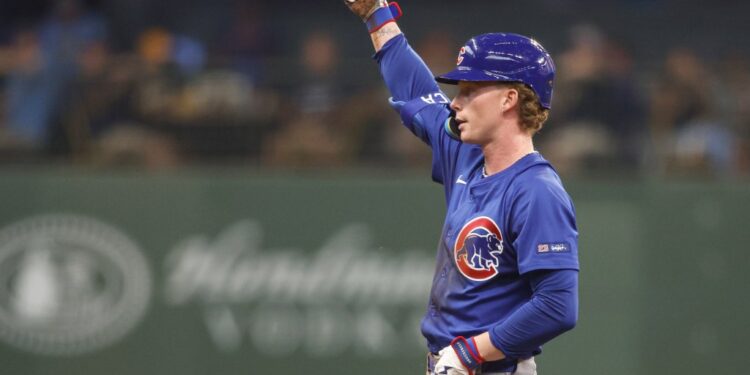 Pete Crow-Armstrong giving a thumbs up.