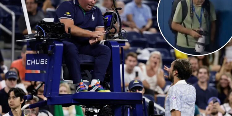 Daniil Medvedev loses it on umpire after cameraman sparks US Open delay