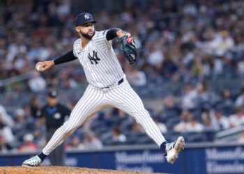 Devin Williams pitched a perfect eighth inning in the Yankees' win over the Red Sox on Aug. 24, 2025.