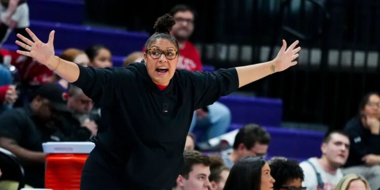 Five ex-Wisconsin women's basketball players suing former coach for alleged mental abuse