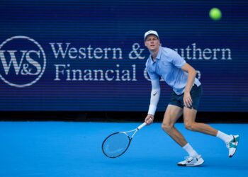 Jannik Sinner playing tennis at the Cincinnati Open.