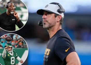 Jets' opener is still covered by shadow of Aaron Rodgers