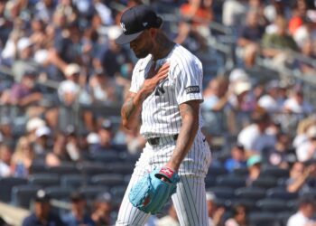 Yankees pitcher Luis Gil (81) gets out of the fifth inning when the New York Yankees played the Houston Astros Saturday, August 9, 2025 at Yankee Stadium in the Bronx, NY.