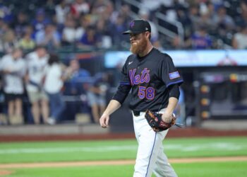 New York Mets pitcher Paul Blackburn #58, walks off the field after he was taken out of the game in the 6th inning.