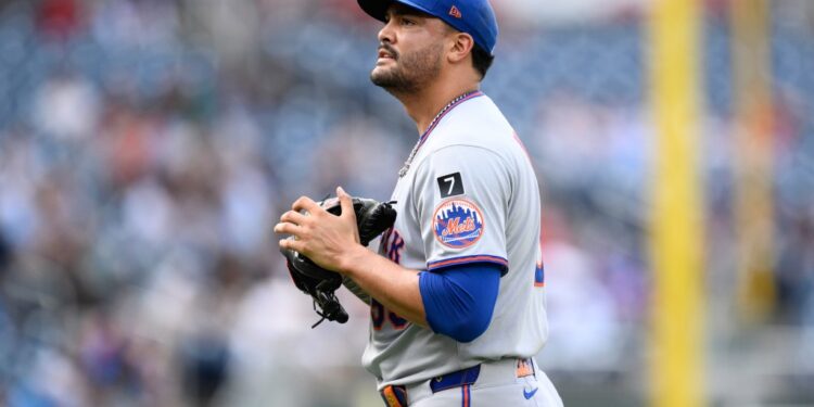 Sean Manaea reacts during the Mets-Nationals game on Aug. 21, 2025.