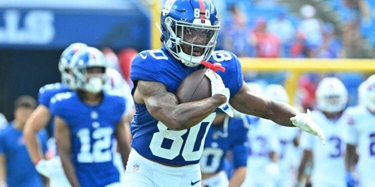 Giants wide receiver Montrell Washington (80) on the field before a game against the Buffalo Bills at Highmark Stadium.