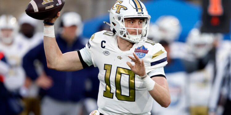 Georgia Tech quarterback throwing a football.