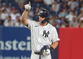 Paul Goldschmidt is battling a low-grade sprain of his right knee, but hasn't been placed on the IL yet.