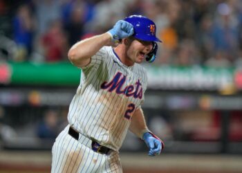 Pete Alonso of the Mets celebrates after hitting a home run.