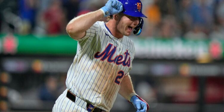 Pete Alonso of the Mets celebrates after hitting a home run.