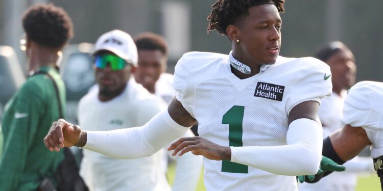 Jets cornerback Sauce Gardner missed Wednesday's joint practice with the Giants due to injury.