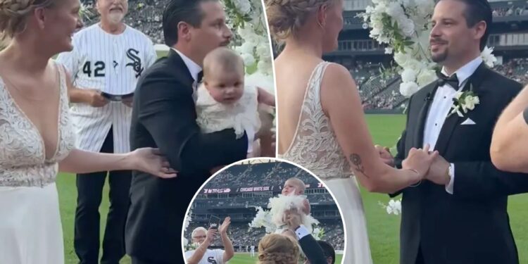 White Sox game features 60-second wedding ceremony