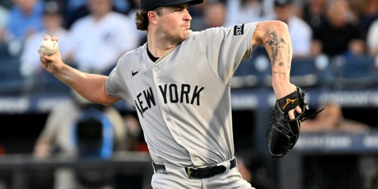 Cam Schlittler throws a pitch during the Yankees-Rays game on Aug. 20, 2025.