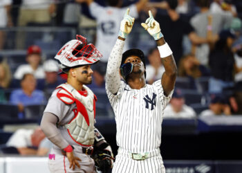 Bet $5, get $300 in bonus bets if your bet wins for Yankees vs. Red Sox