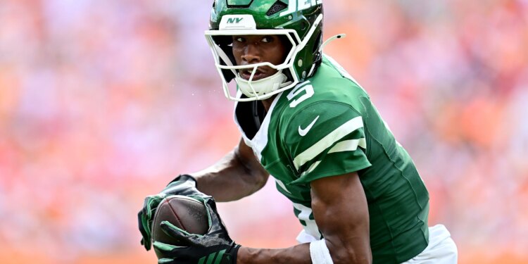 Bet $5, get $300 in bonus bets if your bet wins for Jets vs. Dolphins