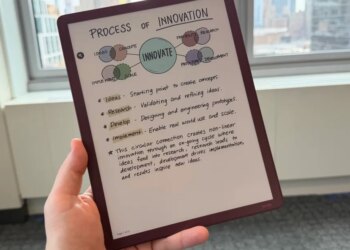 Amazon Kindle Scribe Colorsoft hands-on