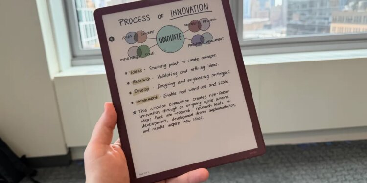 Amazon Kindle Scribe Colorsoft hands-on