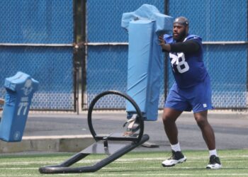Andrew Thomas #78 of the New York Giants practices.