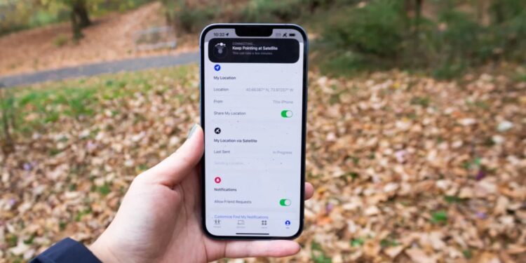 Apple is giving iPhone 14 and 15 users another free year of satellite features