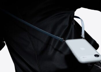 Apple’s misunderstood crossbody iPhone strap might be the best I’ve seen