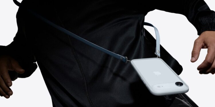 Apple’s misunderstood crossbody iPhone strap might be the best I’ve seen