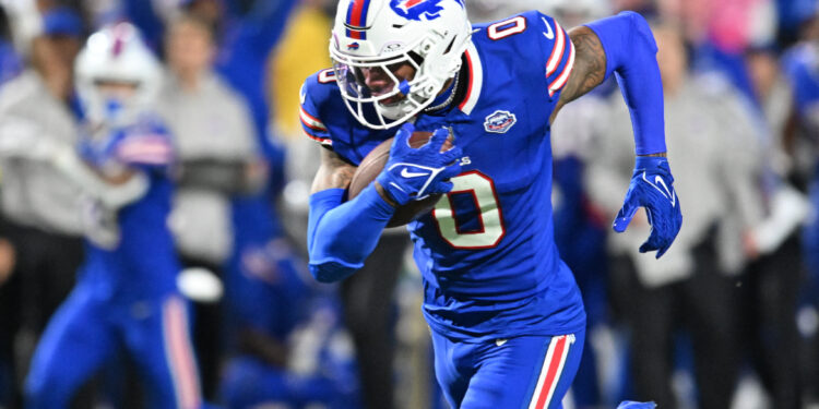 Bet $10 and get $100 in FanCash for Dolphins vs. Bills on 'Thursday Night Football'