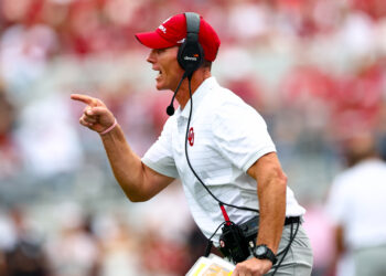 Bet $10, get $100 in FanCash, plus up to $100 back in FanCash every football gameday