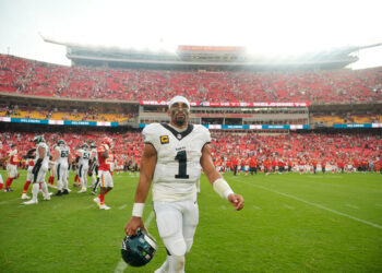 Bet $5, get $200 in bonus bets win or lose for Rams vs. Eagles on Sunday