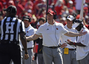 Bet $5, get $300 in bonus bets if your bet wins for James Madison vs. Louisville