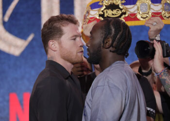 Bet $50, get $250 in FanCash for Alvarez vs. Crawford