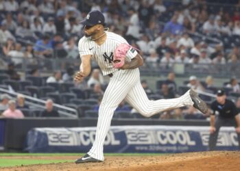 Camilo Doval, making a pitch during a game against the Blue Jays earlier this month, struggled again in the Yankees' 11-1 blowout loss to the Tigers on Sept. 10, 2025.